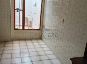 Casa de 4 quartos, São José dos Campos · Oportunidade - Casa Comercial - Vila Rubi -4 Dormitórios - 250m².