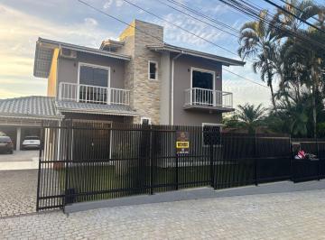 Casa en Venda de 2 quartos Petrópolis · Sobrado alto padrão