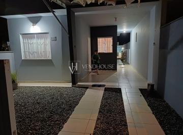 Foto 01 · Casa à venda em Balneário Piçarras-SC, Itajuba: 2 quartos, 1 suite, 1 sala, 2 banheiros, 1 vaga gara