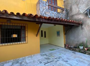 Foto 01 · Vendo excelente casa em Itapuã, 3/4 sendo 1 suíte, 178m², R$ 460.000,00, aceita financiamento bancár
