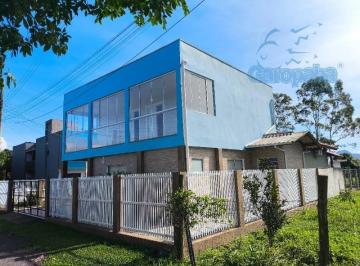 Foto 01 · Alugo anualmente esta Casa com 3 quartos e suíte em Garopaba-SC, bairro Limpa - 213,40m². Venda ou L