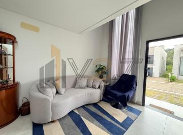 Sala de estar · Linda e moderna casa sobrado à venda no Residencial Villaggio Maranello na cidade de Vinhedo - SP