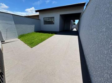 Casa de 3 quartos, Peruíbe · Casa com 3 quartos e piscina em Peruíbe - R$ 430.000,00.