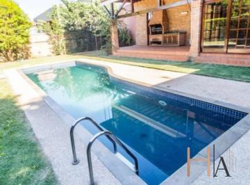Casa de 5 quartos, Barueri · Casa de Alto Padrão para Locação em Alphaville Residencial 1 com 5 Dormitórios