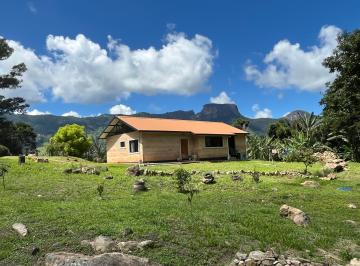 Rural en Venda Centro · CASA DE MONTANHA NA SERRA DA MANTIQUEIRA COM VISTA PARA PEDRA DO BAÚ
