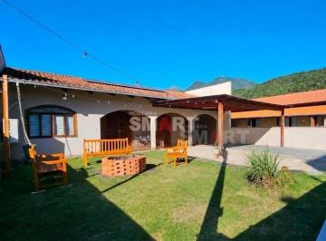 Casa · 156m² · 3 Quartos · 2 Vagas · Casa com Piscina 1 Suíte e 2 Quartos no Centro de Jaraguá do Sul