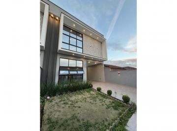 Casa · 100m² · 2 Quartos · 3 Vagas · Sobrado Geminado de alto padrão com 2 suítes no Fátima em Joinville SC