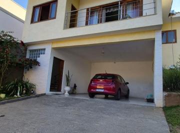 Casa · 510m² · 3 Quartos · 2 Vagas · Casa Espaçosa no Tradicional Jardim América