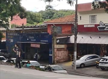 Comercial · 110m² · 2 Vagas · Sobreloja na Rua Padronelo, 58 - Sobreloja • 110 m²