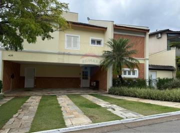 Casa · 370m² · 4 Quartos · 3 Vagas · Casa de Condomínio para alugar em Alphaville de 370.00m² com 4 Quartos, 1 Suite e 3 Garagens