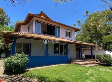 Casa · 220m² · 4 Quartos · Casa de 4 dormitórios no Morro das Pedras Porteira Fechada