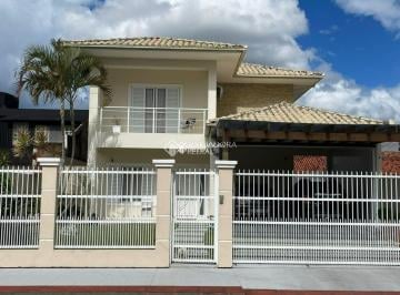 Casa · 227m² · 3 Quartos · 4 Vagas · Casa 2 Pavimentos, 3 Dormitórios, 4 salas e 4 banheiros com piscina e área gourmet.