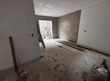 Casa · 166m² · 1 Quarto · 4 Vagas · breve
