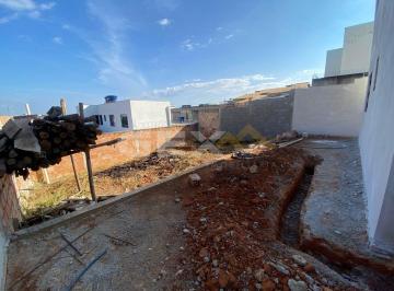 Casa · 60m² · 2 Quartos · 2 Vagas · Casa à Venda no Bairro Padre Eustáquio em Divinópolis MG.