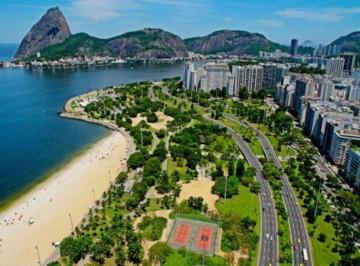 Apartamento de 4 quartos, Rio de Janeiro · Aterro do flamengo| 200m da Praia: Vista Mar-Apartamento 4 quartos| 110m2 | Mobiliado| Reformado.