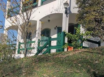 Casa de 3 quartos, Petrópolis · Incrível casa!! Muito sol e tranquilidade!!