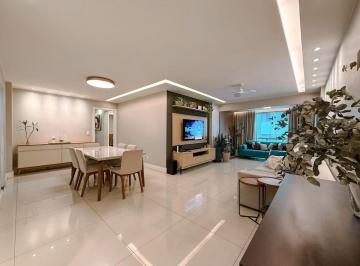 Apartamento de 3 quartos, Águas Claras · Apartamento Reformado de 3 Quartos no Residencial Paineiras, com 130m2