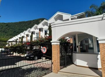 Foto 01 · CASA A VENDA EM CONDOMINIO FECHADO NA ARMAÇÃO - SUL DA ILHA EM FLORIANÓPOLIS - SC