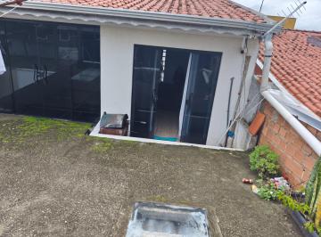 Casa de 2 quartos, Araucária · Sobrado com sala comercial