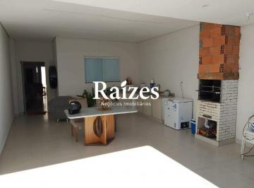 Casa · 83m² · 3 Quartos · 2 Vagas · Casa Residencial à venda em Uberlândia no Bairro Osvaldo Rezende com 83m²
