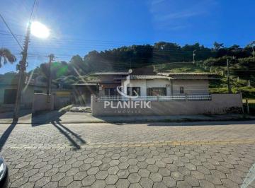 Casa · 120m² · 3 Quartos · 2 Vagas · Casa Ampla com 3 Quartos à Venda em Brusque