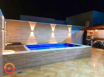 Casa · 206m² · Casa Encantadora no Portal Ville Azaléia, com Área Gourmet e Piscina com Hidro