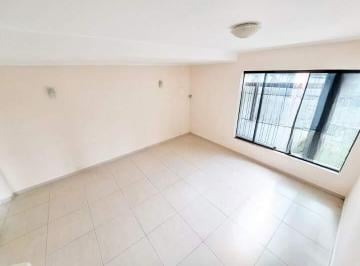 Casa · 130m² · 3 Quartos · 1 Vaga · Sobrado à venda em Santo André (Bairro Paraíso) | 3 dormitórios, 2 banheiros, porcelanato