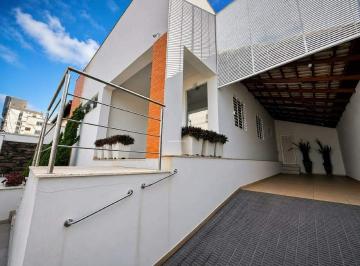 Casa · 156m² · 2 Quartos · 2 Vagas · Casa com localização única no bairro das Graças