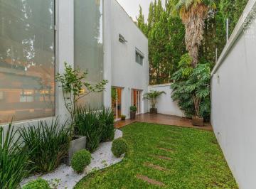 Casa · 251m² · 4 Quartos · 2 Vagas · Casa, 04 Suítes, 02 Vagas, Jardim, Água Verde, Curitiba