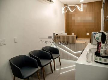 Comercial · 50m² · Oportunidade - Sala Comercial - Edifício Comercial Portal 9 de Julho - Jardim Apolo I - 50m².