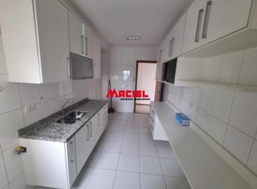 Apartamento · 121m² · 3 Quartos · 2 Vagas · apartamento com três quartos com uma suíte e dois banheiros