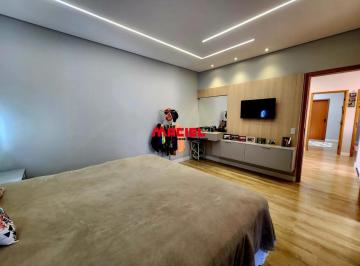 Casa · 179m² · 4 Quartos · 2 Vagas · Linda Casa no Jardim das Industrias! 4 Quartos!