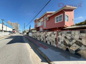 Casa · 135m² · 2 Quartos · 2 Vagas · Casa no Centro - Biguaçu