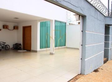 Casa · 3 Quartos · 2 Vagas · Casa á Venda no Bosque dos Buritis