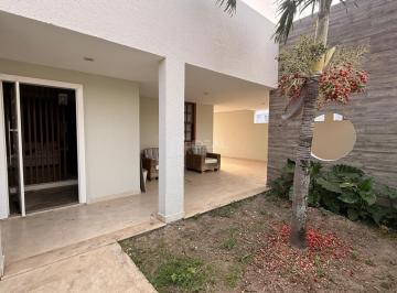 Casa · 235m² · 3 Quartos · 5 Vagas · 🏡 Casa à venda com 3 quartos (1 suíte) no Alphaville, 235m2