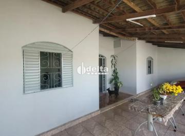 Casa · 250m² · 3 Quartos · 2 Vagas · Casa residencial com 3 quartos sendo 1 suíte disponível para venda no bairro Jardim Canaã em Uberlân