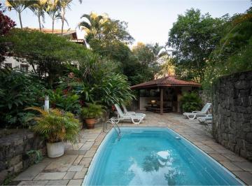 Casa · 415m² · 6 Quartos · Refúgio Tropical em Ilhabela