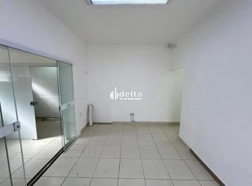 Comercial · 150m² · 4 Quartos · Casa comercial disponível para locação no bairro Martins em Uberlândia-MG