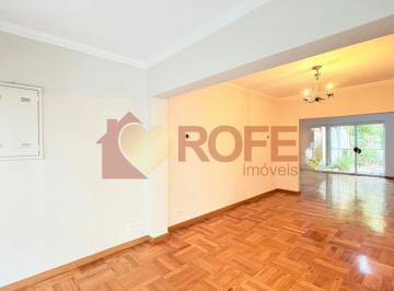 Casa · 230m² · 3 Quartos · 2 Vagas · Sobrado Amplo com Suíte, Closet e 12 Vagas, Excelente Localização