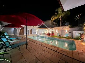 Casa · 200m² · 4 Quartos · 3 Vagas · Casa Isolada Bairro Flórida, Praia Grande SP, para venda.