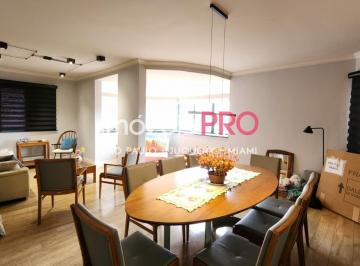 Apartamento · 230m² · 3 Quartos · 3 Vagas · Cobertura charmosa em um condomínio repleto de natureza