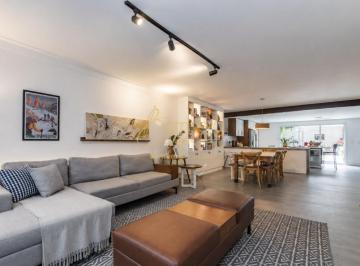 Casa · 280m² · 4 Quartos · 2 Vagas · Uma Casa Pronta para Encantar: 280 m² Reformados no Melhor do Brooklin Paulista