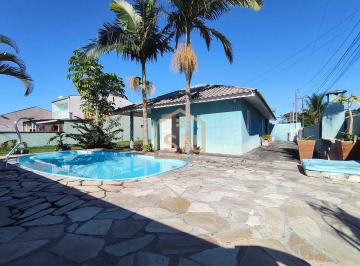 Casa · 112m² · 3 Quartos · 2 Vagas · 436C - Casa de esquina com piscina e amplo espaço no Balneário Shangri-lá