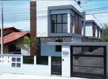 Casa · 101m² · 3 Quartos · 2 Vagas · Sobrado à Venda no Centro de Garopaba/SC