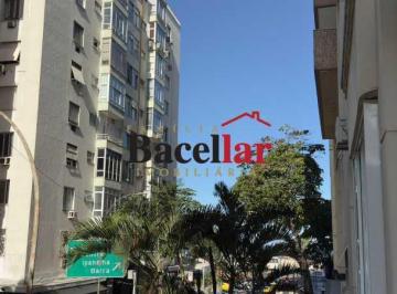 Apartamento · 135m² · 3 Quartos · Apartamento : Padrão / Residencial / Copacabana