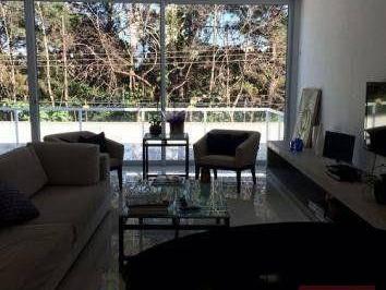 Casa · 240m² · 3 Quartos · 5 Vagas · Sobrado para venda em Cidade Maia de 240.00m² com 3 Quartos, 3 Suites e 5 Garagens