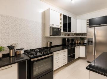 1e57079f-e462-4500-bf54-36028bb07d7e · Elegante sobrado para venda em Vila Guarani (Z Sul) com 4 quartos, sendo 1 suíte, 415m²
