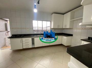1f215785f51bb24e21138548e1e9635d660eba5a · Sobrado com 4 dormitórios para alugar, 182 m² por R$ 3.699/mês - Vila Barros - Guarulhos/SP