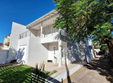 Casa · 198m² · 4 Quartos · 4 Vagas · Sobrado 04 Dormitórios - Niterói canoas!