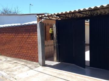 33674211_g.jpg · 
                                Terreno no Niterói com três casas para locação
                    